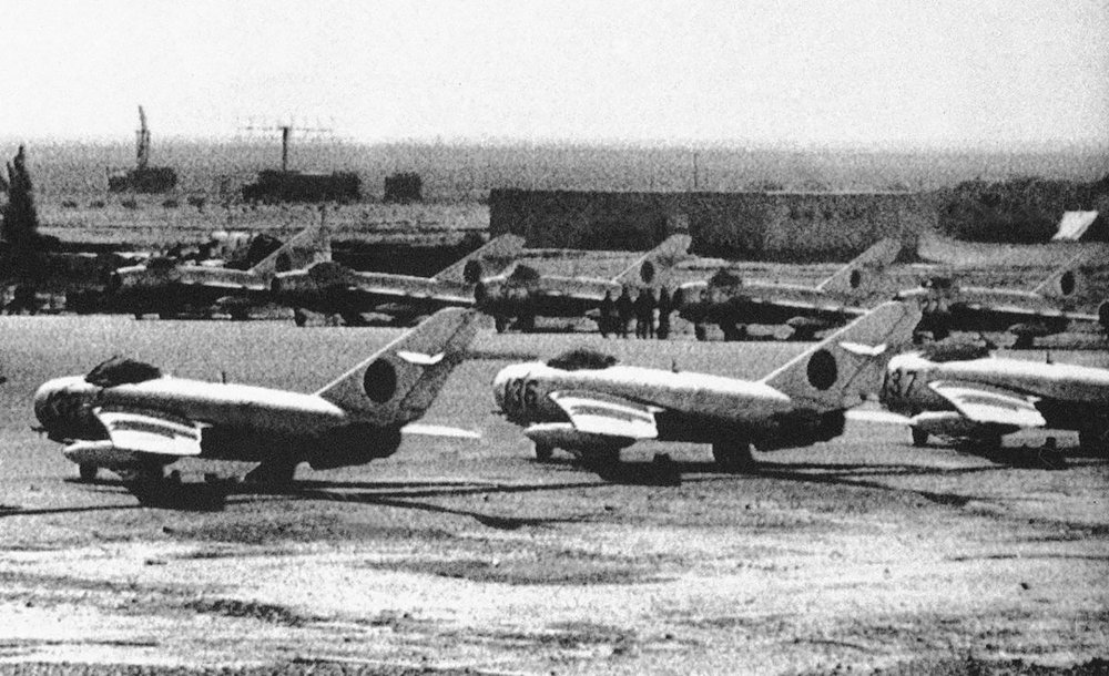 MiG-17 366 Regiment AAF en Kandahar 5-2-1980 (AP-Campion).jpg
