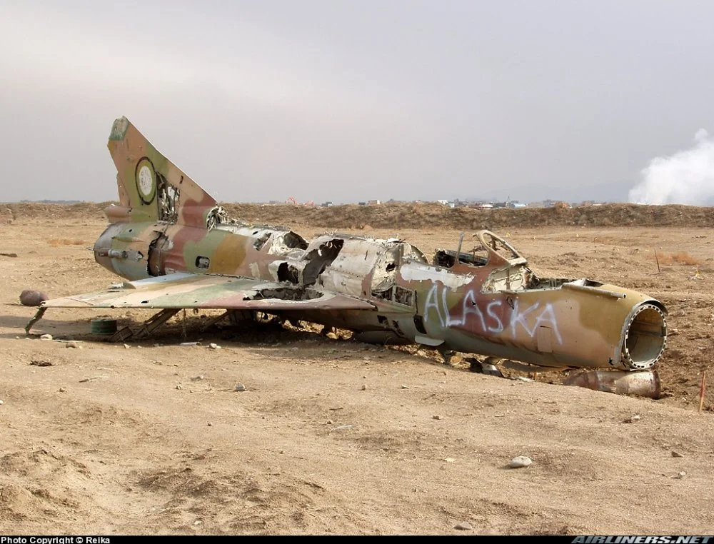 MiG-21 AAF 062, PFM destruido en Bagram 23-12-2004.webp