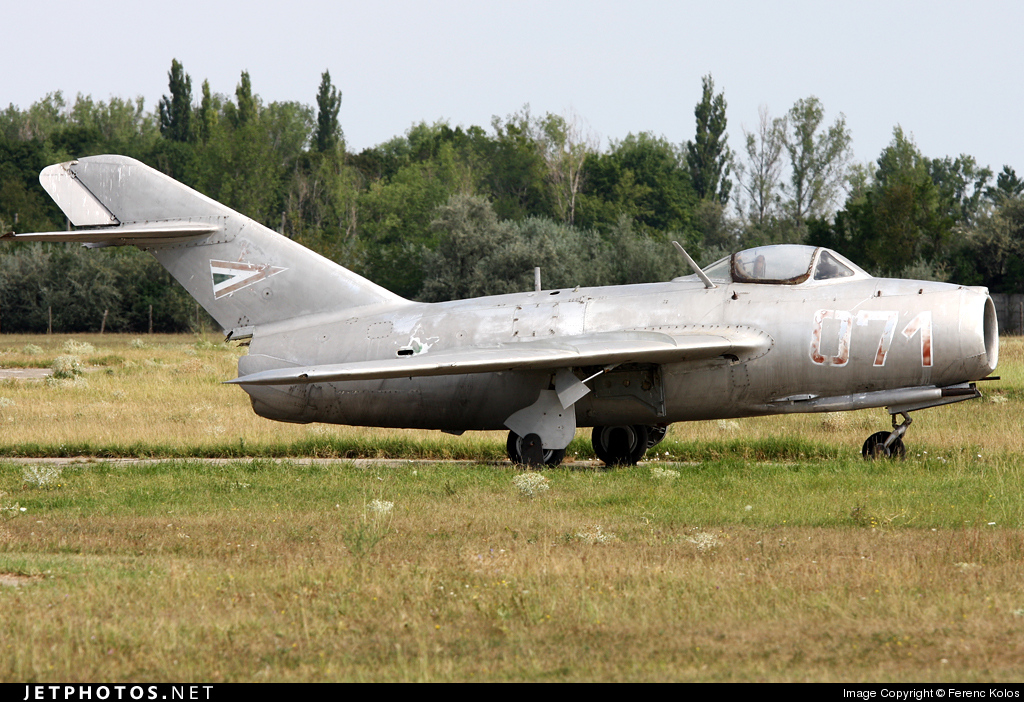 Mikoyan-Gurevich MiG-15bis Fagot.jpg