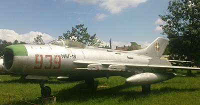 Mikoyan-Gurevich MiG-19.jpg