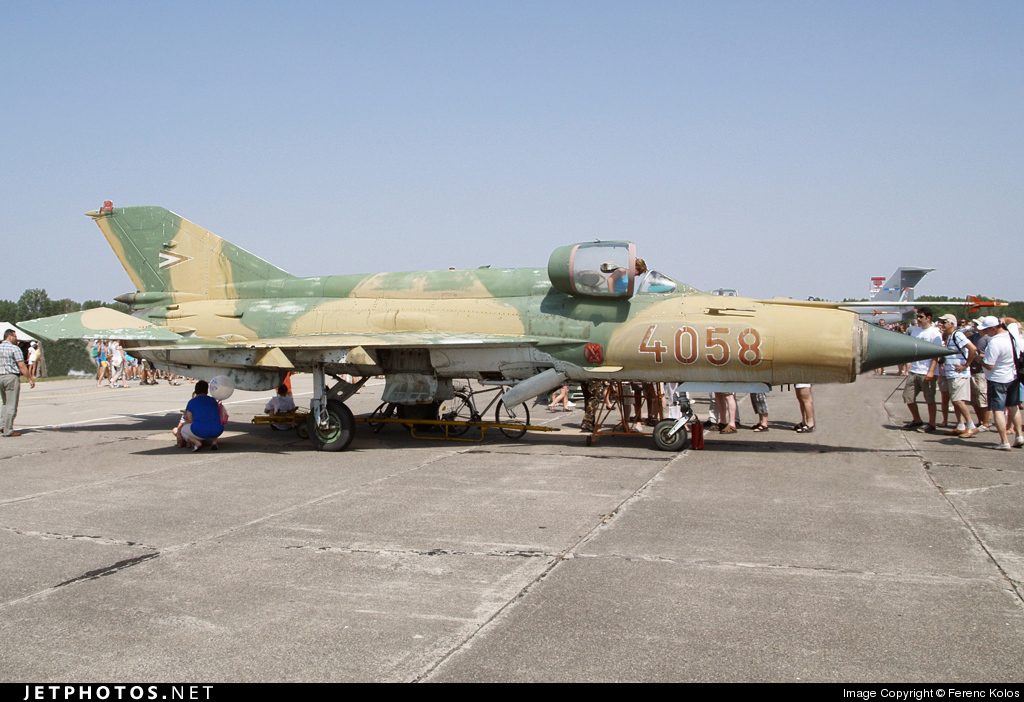 Mikoyan-Gurevich MiG-21bis.jpg