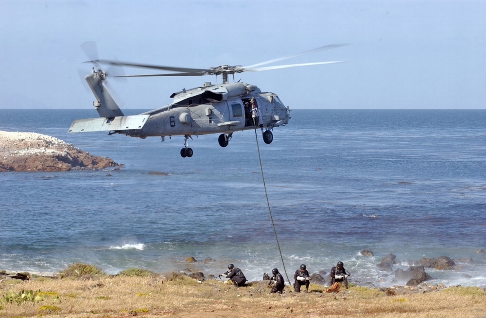 navy-seal-photos-island-assault-1.jpg