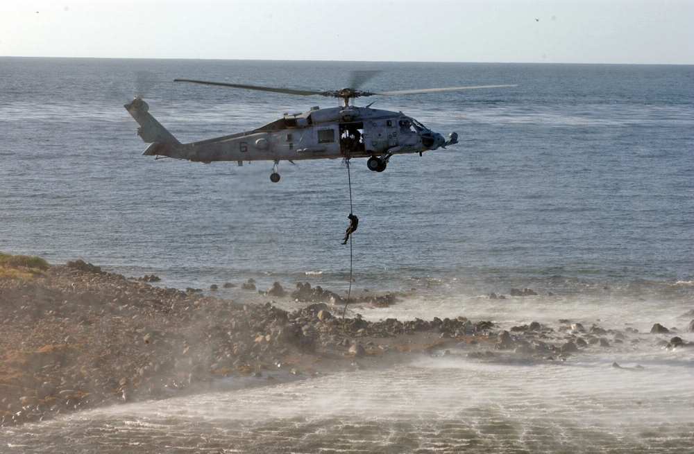 navy-seal-photos-island-assault-7.jpg