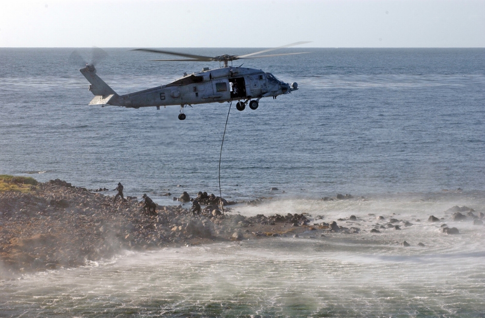 navy-seal-photos-island-assault-8.jpg