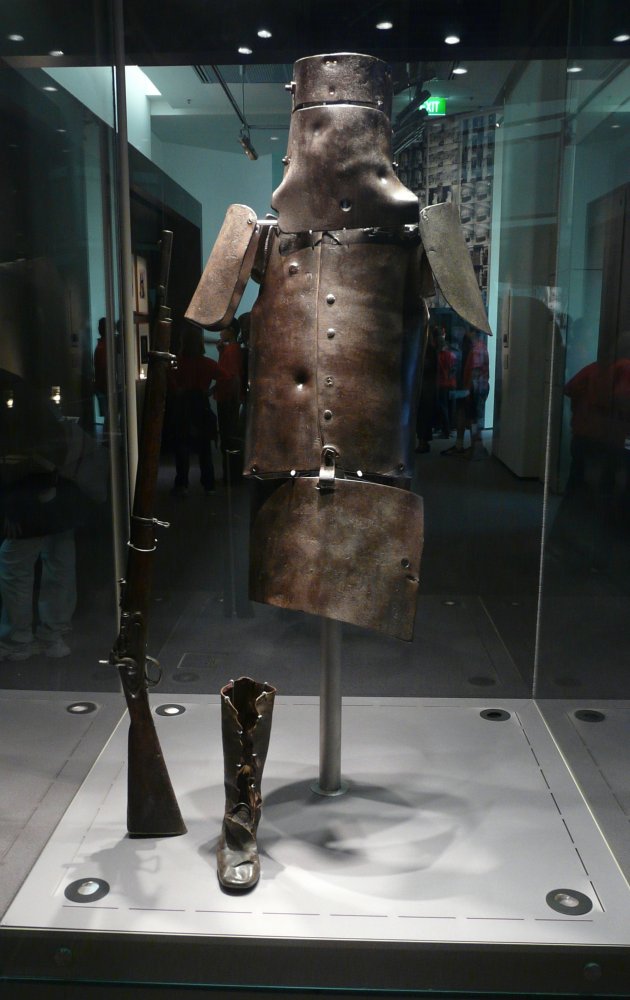 Ned_kelly_armour_library.JPG