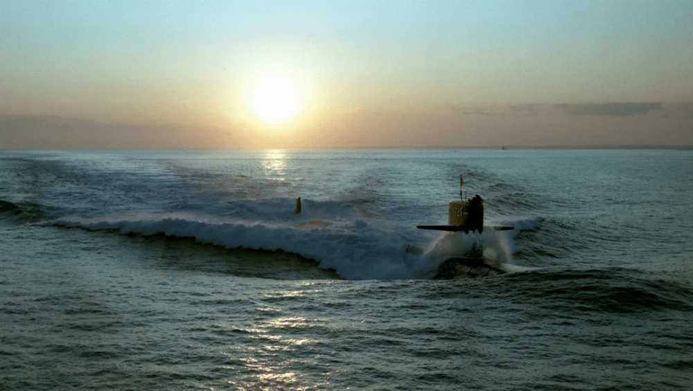 perating-fast-attack-submarine-in-v0-oobq0lkfcc9d1.webp