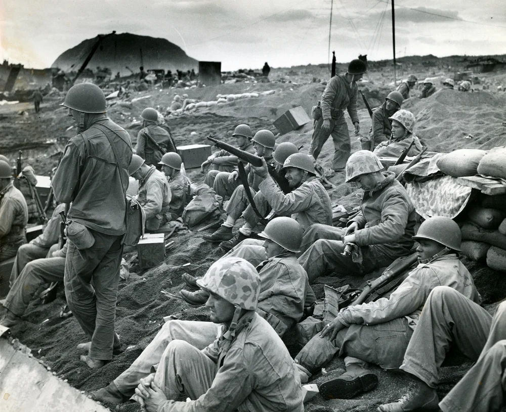 personnel-ash-beach-United-States-Coast-Guard-1945.webp