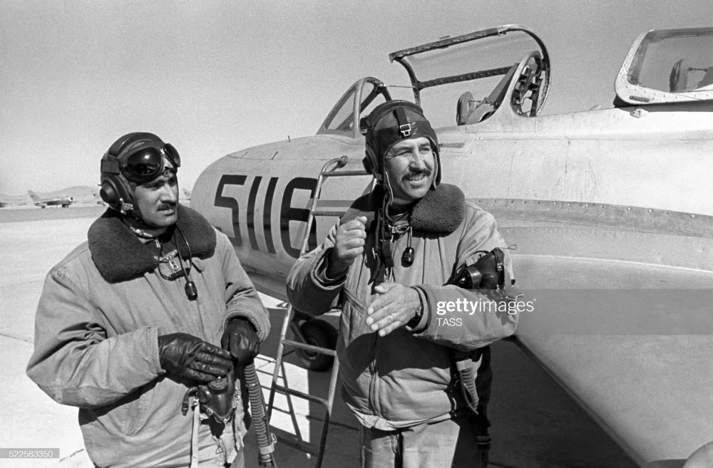 Pilotos MiG-17 366 Regiment AAF 02-02-1980 (Georgy Nadezhdin).jpg