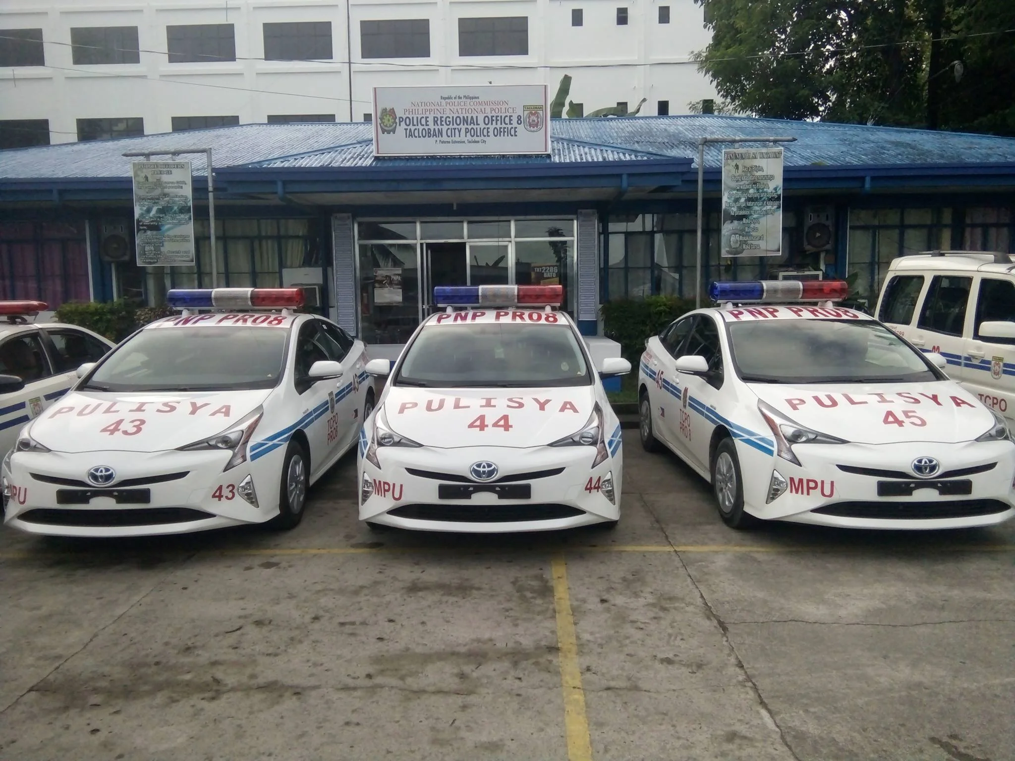 PNP_Toyota_Prius_of_Tacloban_City_Police_Office.webp