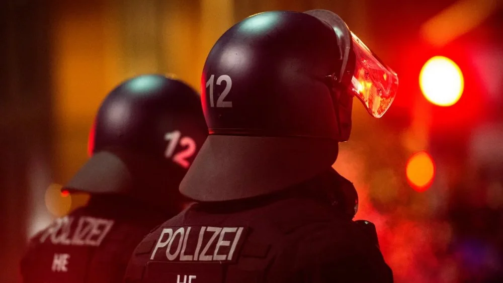 polizisten-volksverhetzung-frankfurt-am-main.webp