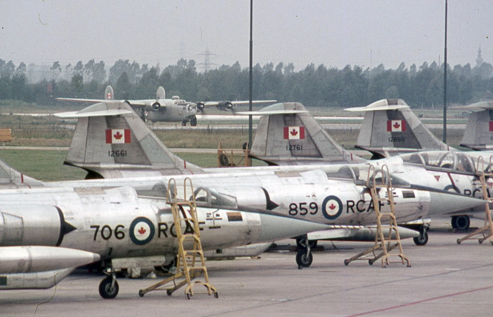 RCAF CF-104 (706, 859 & CF-104D on ground.png