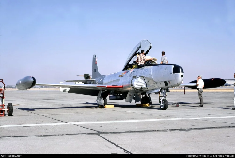 RT-33A (53-5160 ,8499) at Sacramento - McClellan (17 October 1967).webp