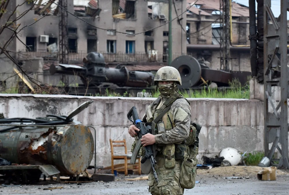 russian-serviceman-mariupol.webp