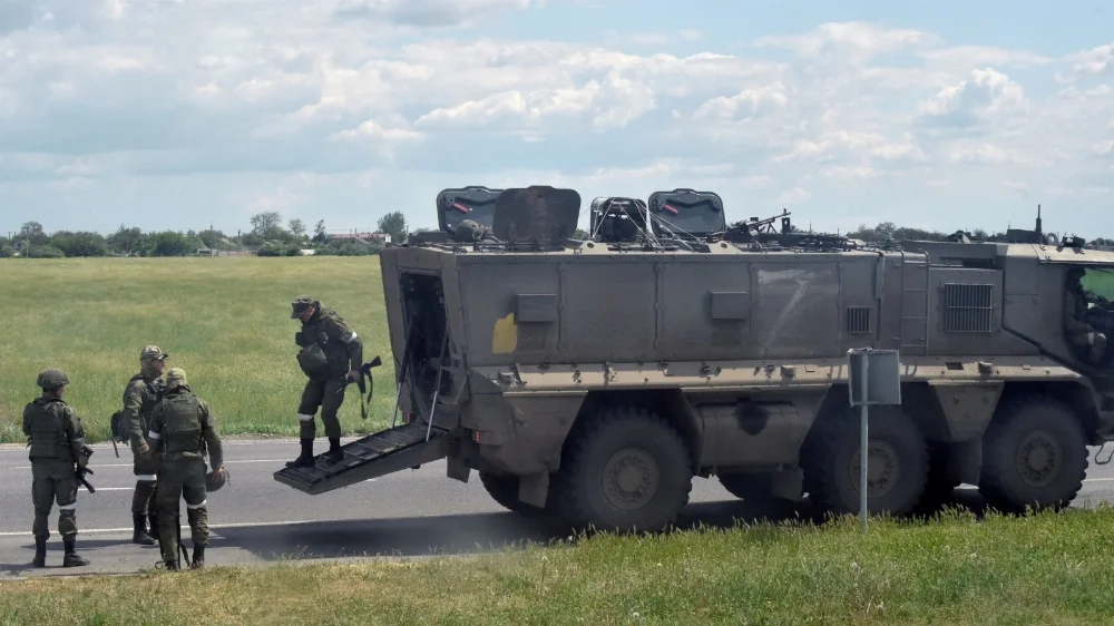 russian-troops-kherson-ukraine.webp