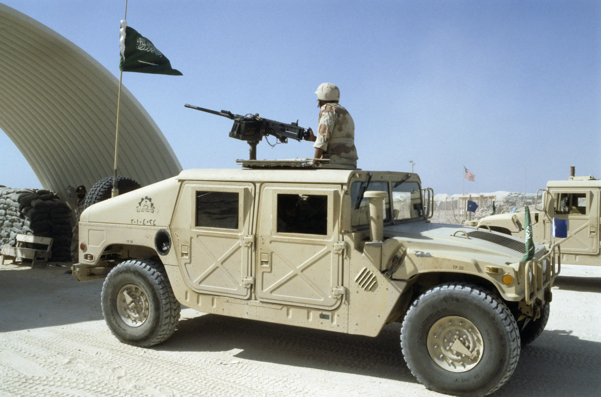 Saudi_Arabian_Humvee.webp