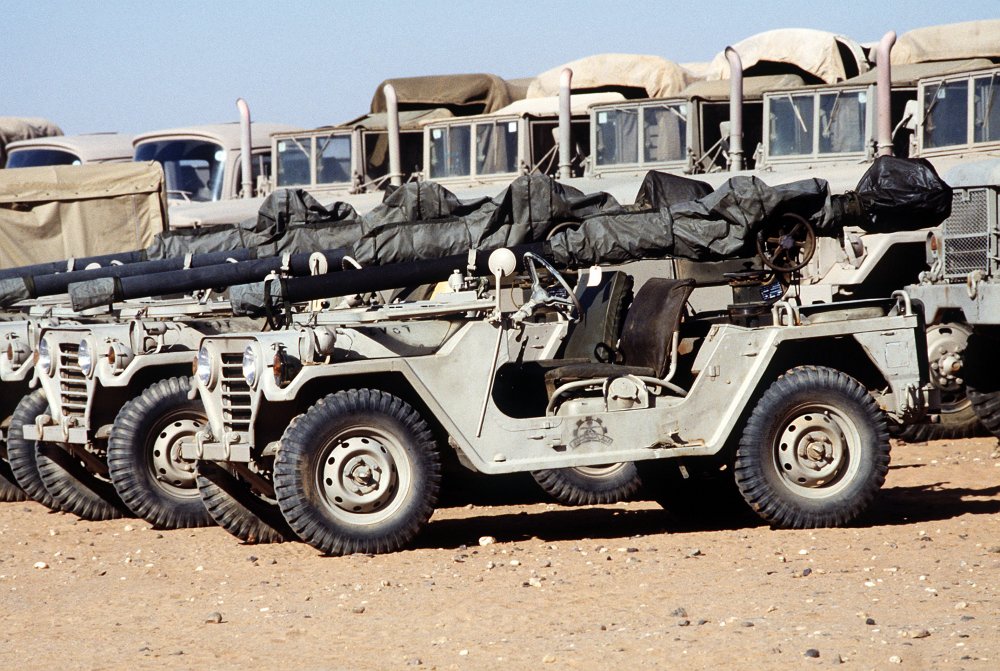 Saudi_Arabian_M151_light_utility_vehicles_with_recoilless_rifles.jpg