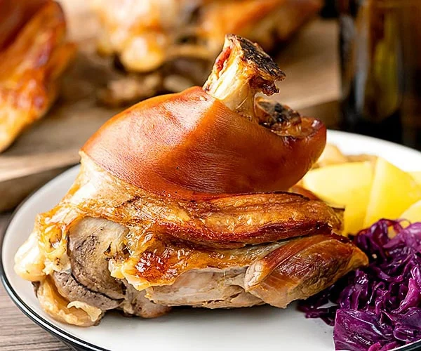 Schweinshaxe-2.feature.webp