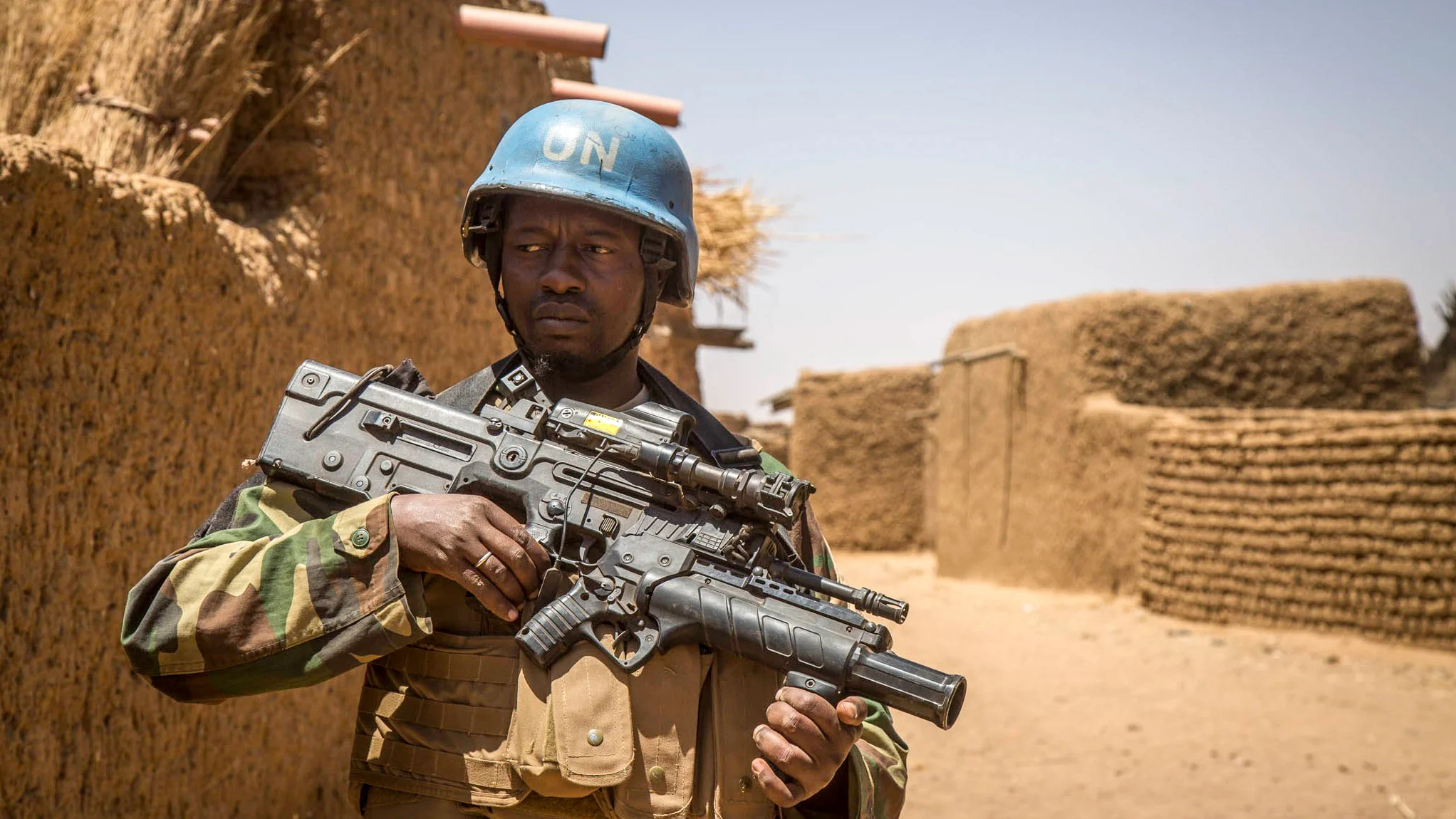 senegal-peacekeeper-minusma-mali-Da-TjZ4XcAAd_Su.jpg