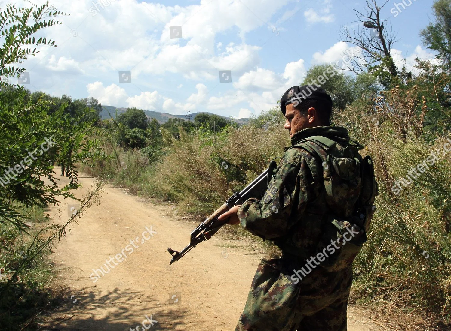 serbia-migration-aug-2016-shutterstock-editorial-8432395i.webp