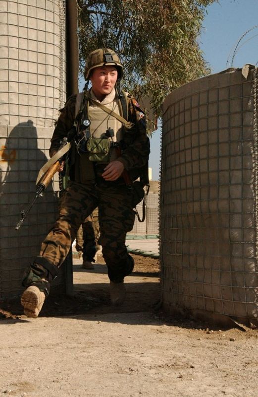 soldiers_military_field_combat_dress_uniforms_mongolia_mongolian_army_005.jpg