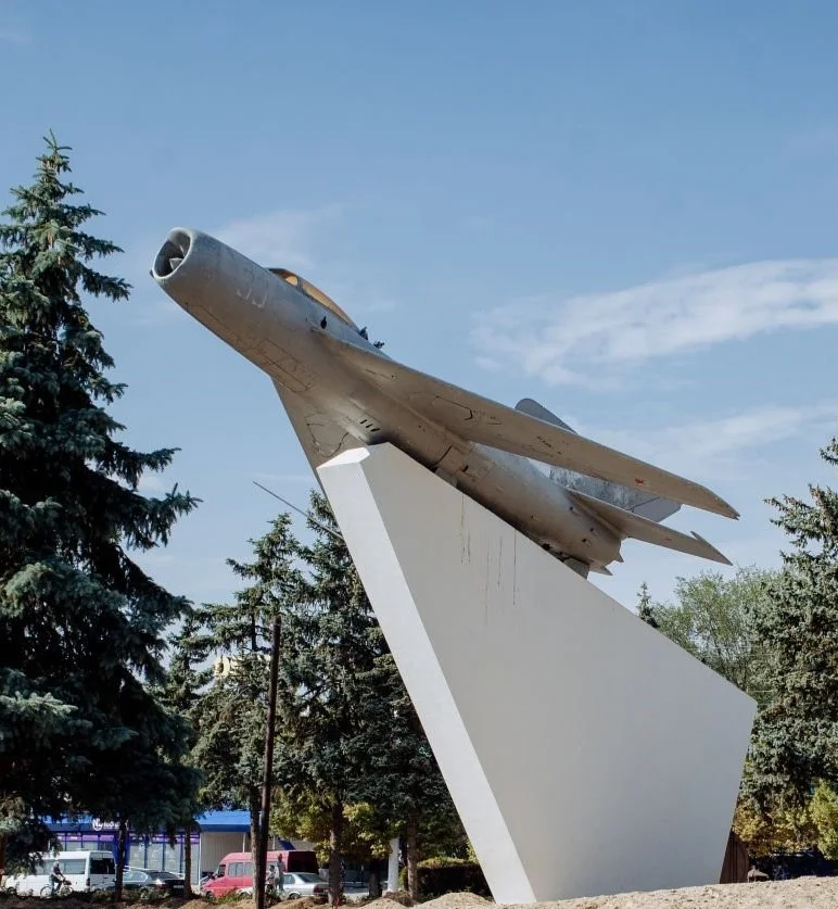 Soviet MiG-19P (30) at Tiraspol (30 July 2022) - Copie.jpg