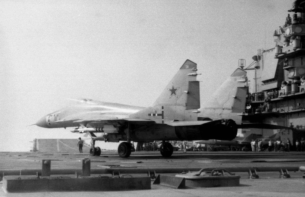 Soviet MiG-29K (9-13) (311) on Tbilissi.webp