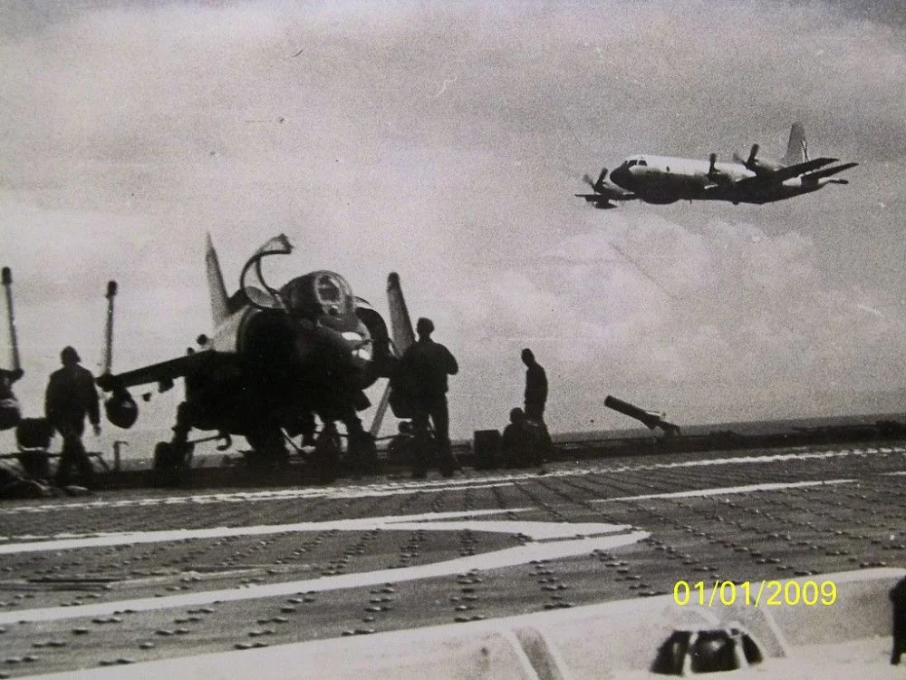 Soviet Navy Yak-38 on carrier overflown by Spanish P-3.webp