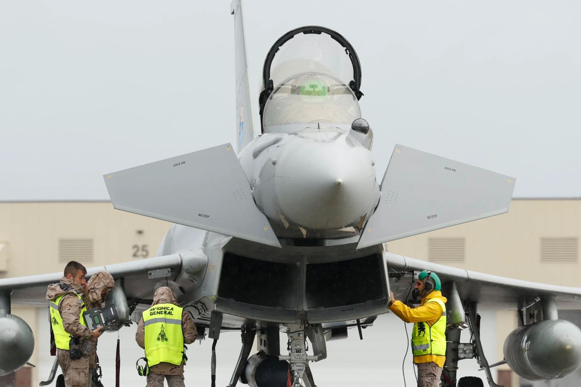 SpAF_Ground_Crew_Pacific_Skies_2024_Arctic_Defender_Ex_Eielson_AFB_Jul_2024.webp