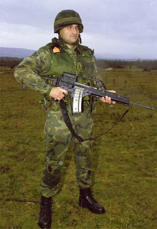 spanish sgt.1st class an expert marksman in bosnia.jpg