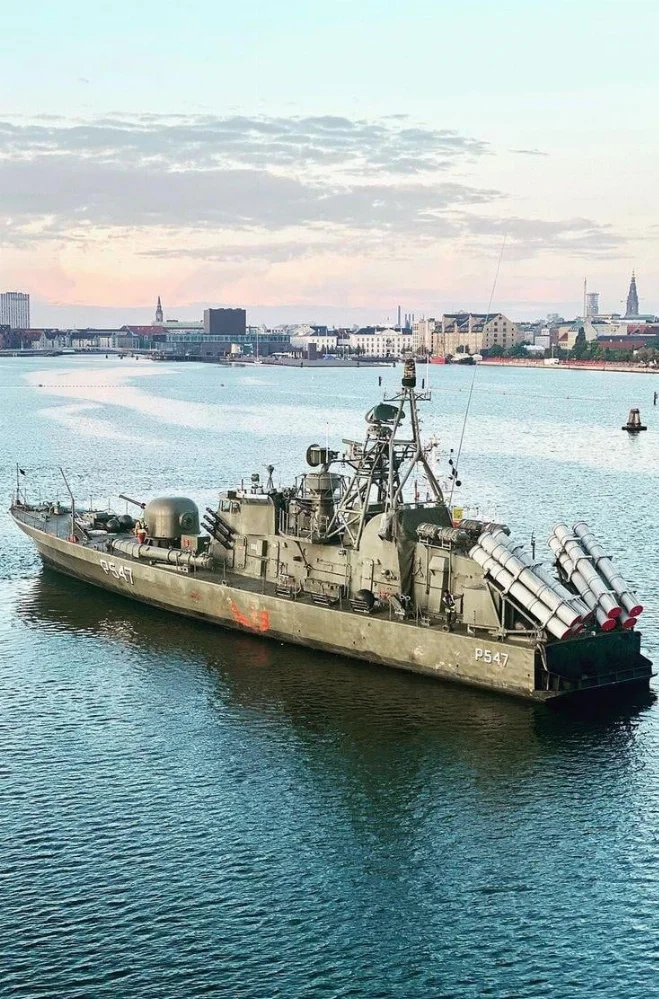 sted-p-547-a-willemoes-class-fast-v0-lkqptmn2ea9d1.webp