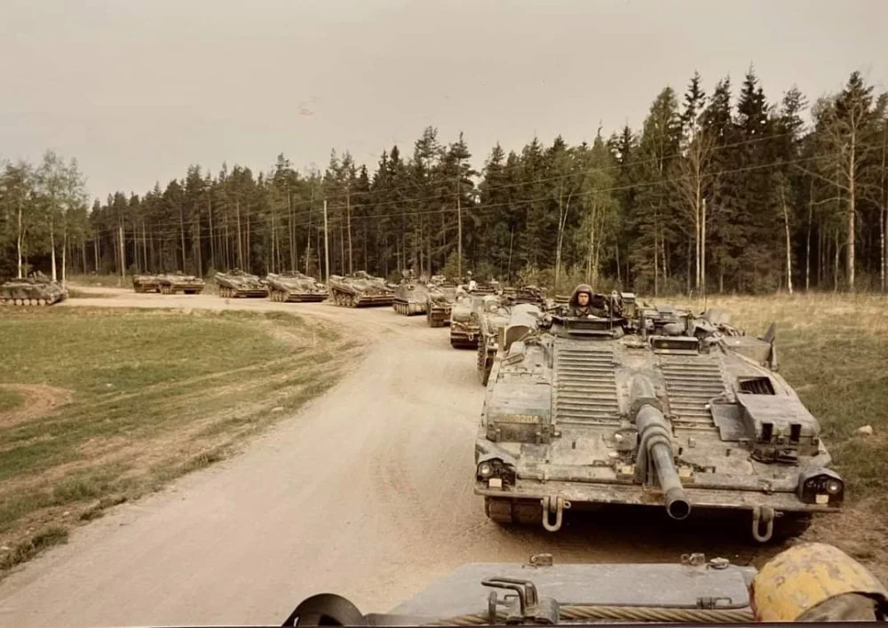 stridsvagn-103-i-skövde-trakten-80-tal-v0-ed7ovqn6guec1.webp