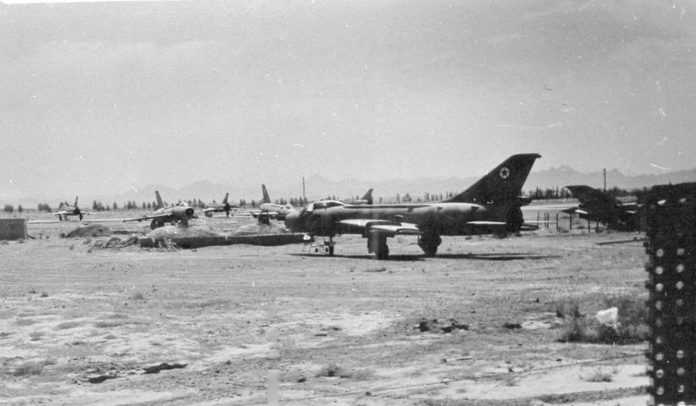 Su-7BMK 335 Regiment AAF in Shindand, 1988 (Piotr Wypior).jpg