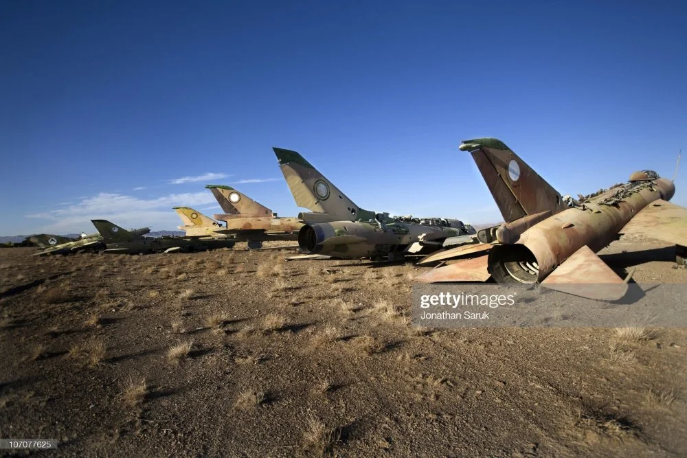 Su-7BMK 355 Regiment AAF abandonados en base aerea Shindand, 20-11-2008.webp