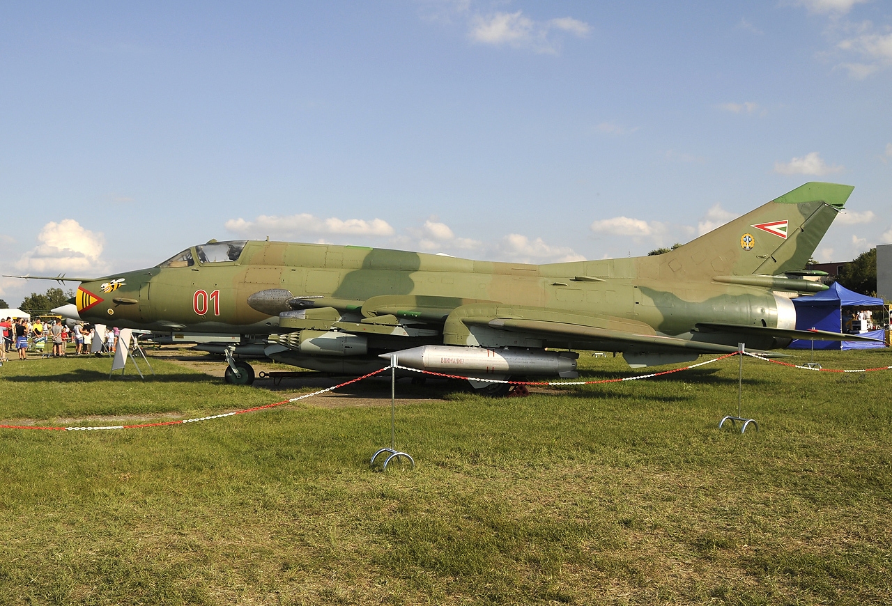 Sukhoi_Su-22M3_Fitter,_Hungary_-_Air_Force_JP6916310.jpg