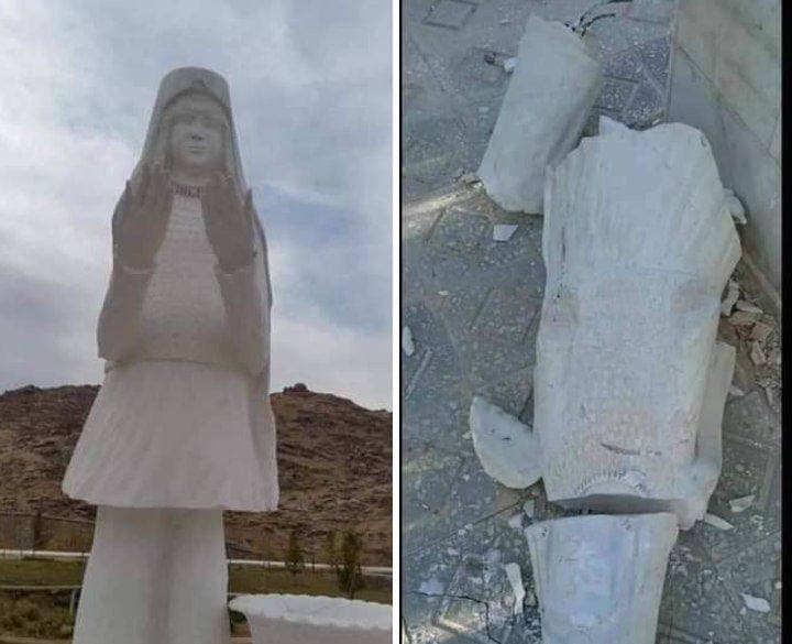 taliban destroy statue.jpg