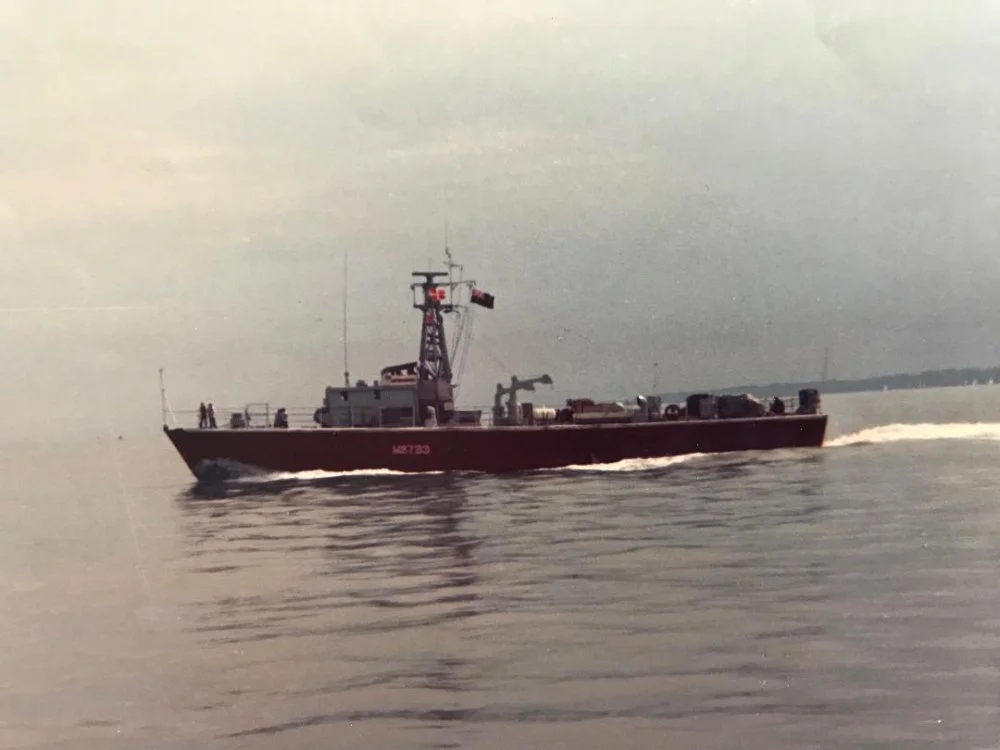 Thakeham doing 14 knots off Garrison Point Sheerness late in 1974.webp