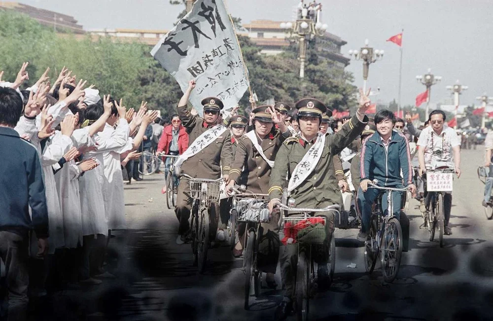 Tiananmen_Square_protests_1989%2B%25289%2529.webp