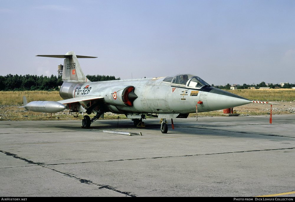 Turkey F-104G (62-12328, 683D-6027) of 191 Filo at Larissa - Thessalia (July 1972).jpg