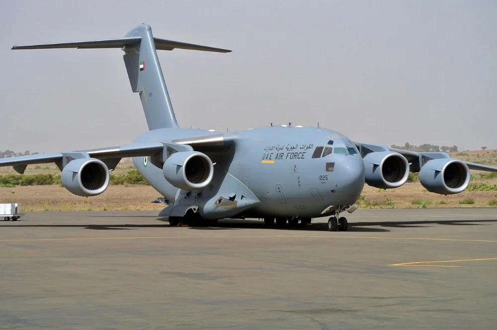 UAE_Air_Force_Boeing_C-17A_Globemaster_III-1.jpg