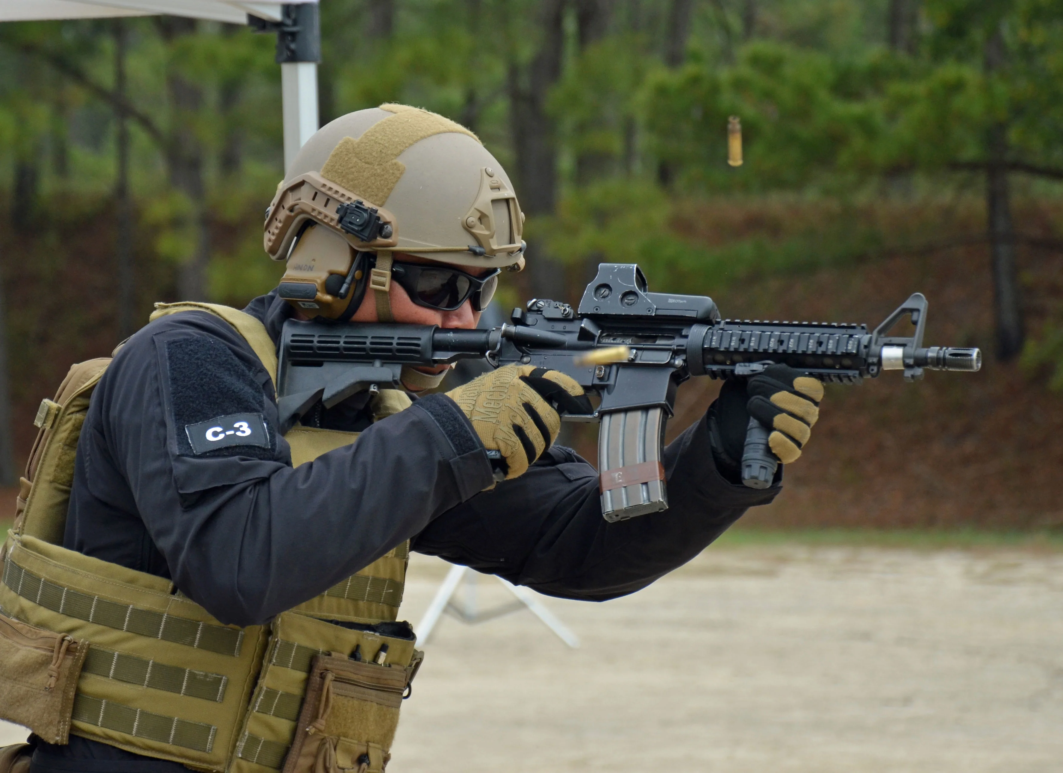 US Coast Guard Maritime Security Response team M4 Drill 1.webp