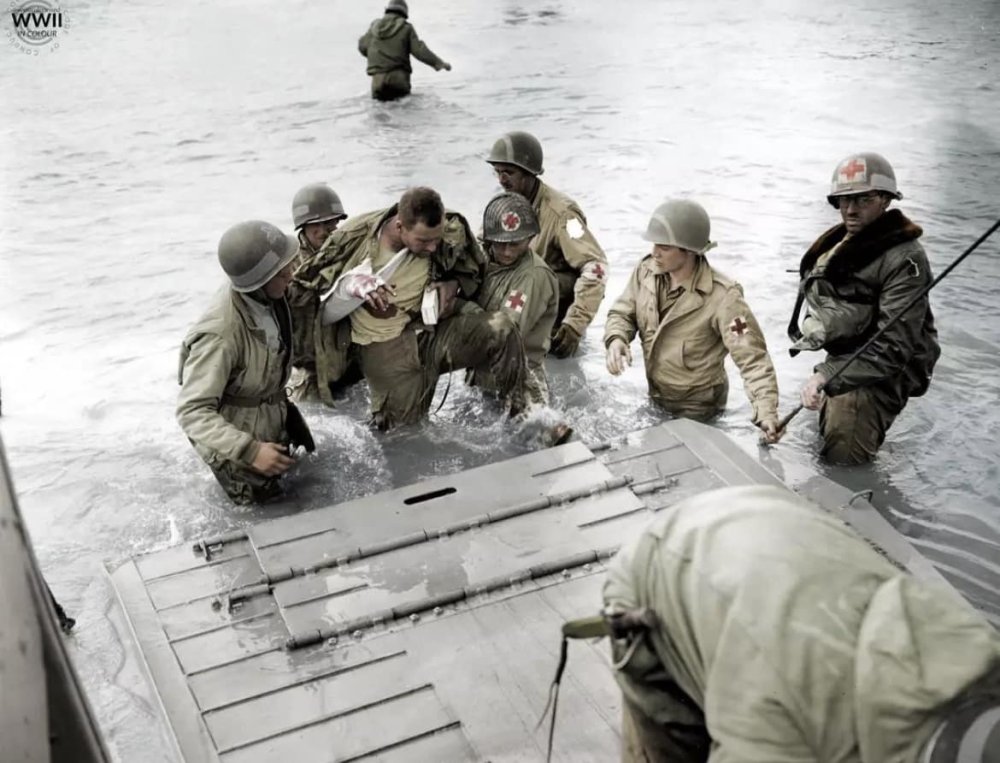 US DDAY June of 1944, medical personnel from the 2nd Naval Beach Battalion.jpg