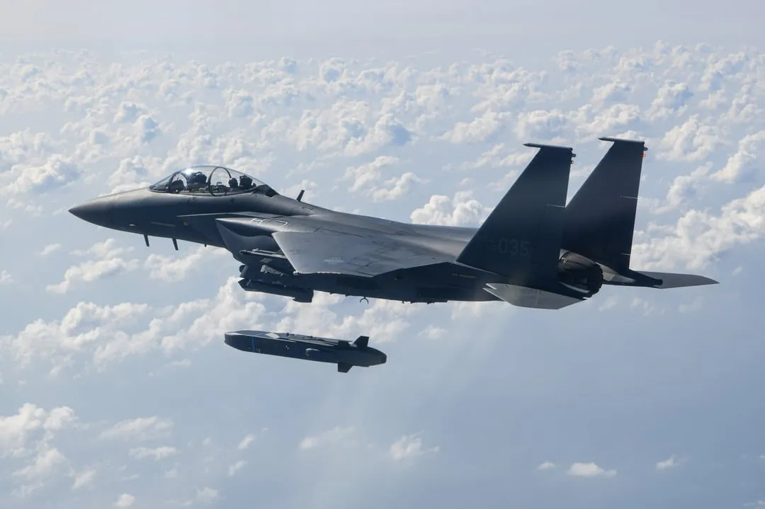 us-kepd-350k-cruise-missile-album-v0-74jvw62916gf1.webp
