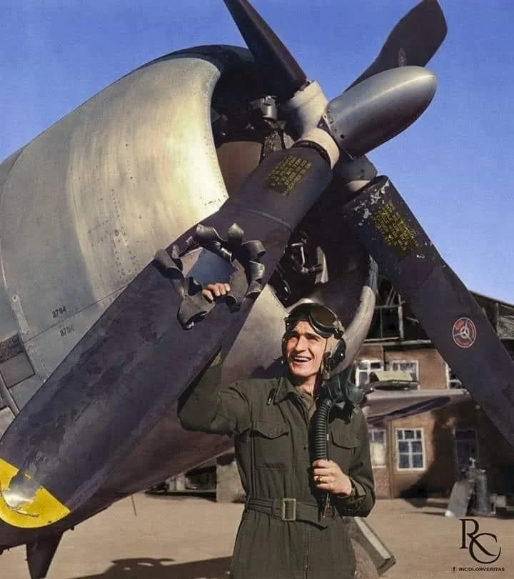 US Lieutenant Edwin Wright of the 404th Fighter Group.webp