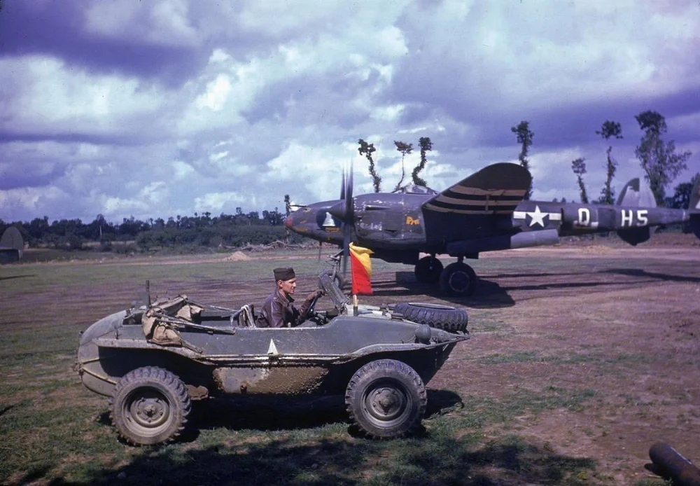 US-P-38-LIGHTING-FRANCE-1944-3.webp