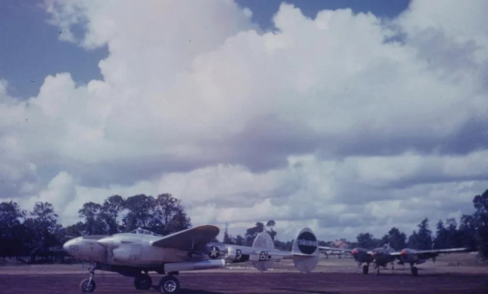 US-P-38-LIGHTING-FRANCE-1944-8.webp