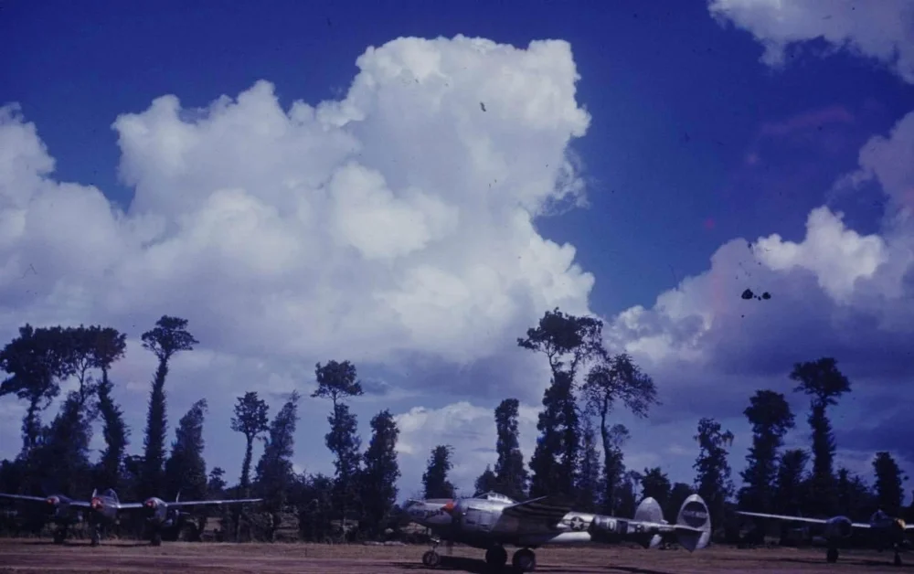 US-P-38-LIGHTING-FRANCE-1944-9.webp