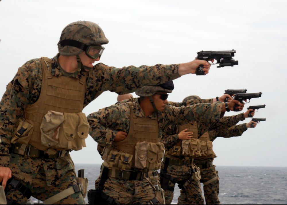 US_Navy_050326-N-7526R-009_Marines_assigned_to_2nd_Fleet_Antiterrorism_Security_Team_(FAST)_Co...jpg