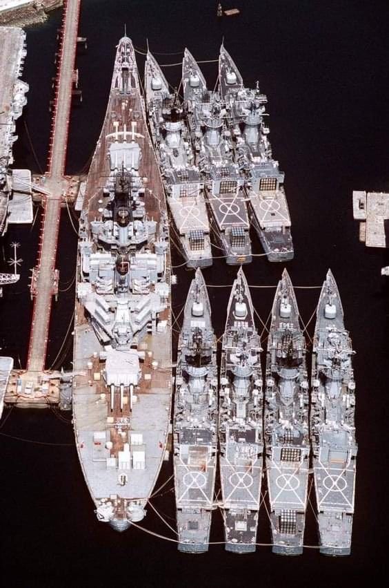 USS New Jersey 1986.jpg