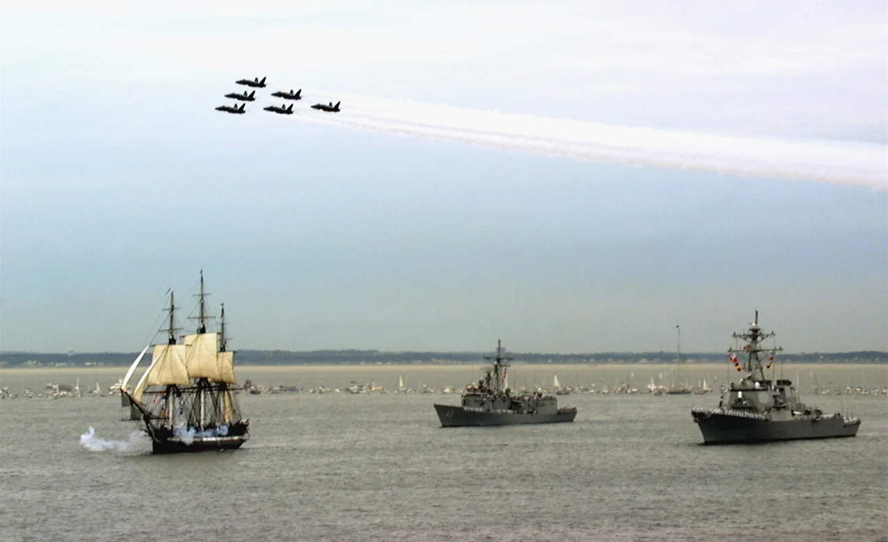 USS_Constitution_Sail200d.webp