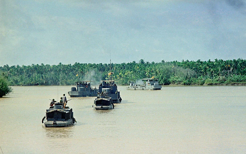 vietnam061-s-JPG-950-2000-0-75-0-50-50.webp